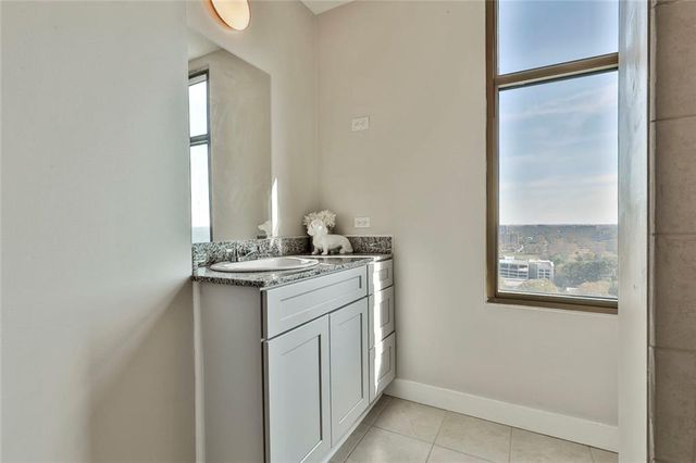 565 Peachtree NE Street 1511, Atlanta, GA 30308