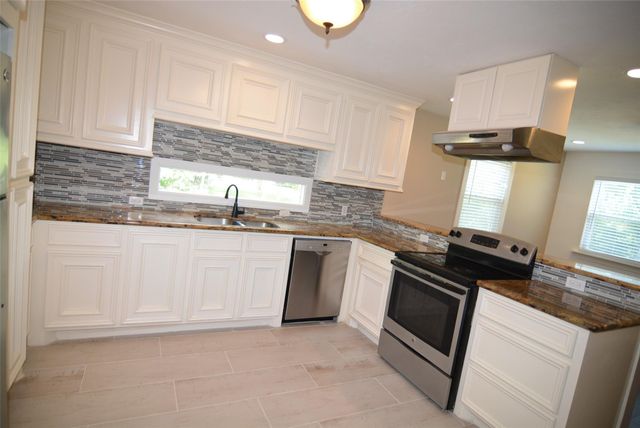 3111 2nd Street, Brookshire, TX 77423