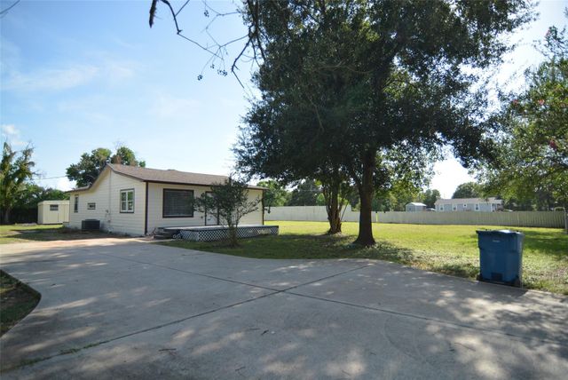 3111 2nd Street, Brookshire, TX 77423