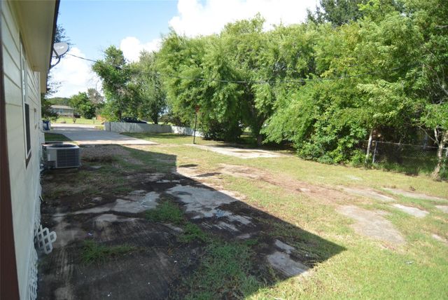 3111 2nd Street, Brookshire, TX 77423