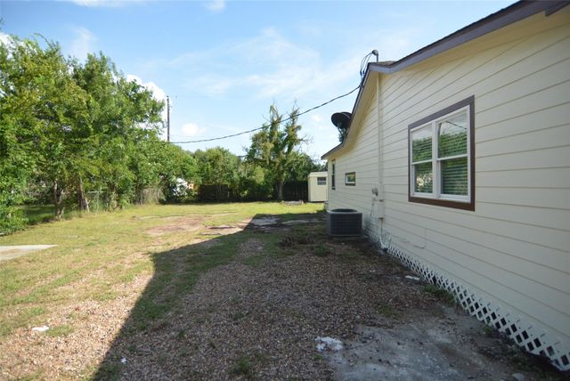 3111 2nd Street, Brookshire, TX 77423