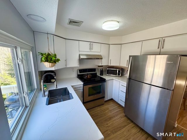 300 Brittany Farms Road C, New Britain, CT 06053