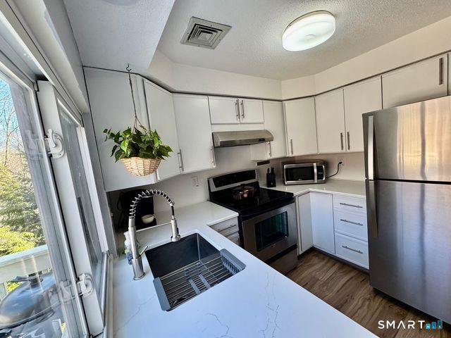 300 Brittany Farms Road C, New Britain, CT 06053