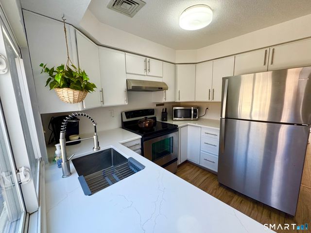 300 Brittany Farms Road C, New Britain, CT 06053