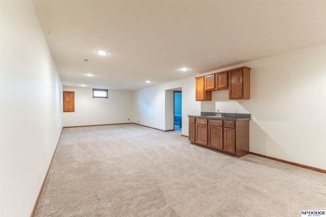 3910 N 158 Street, Omaha, NE 68116