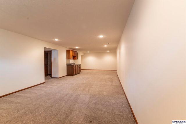 3910 N 158 Street, Omaha, NE 68116
