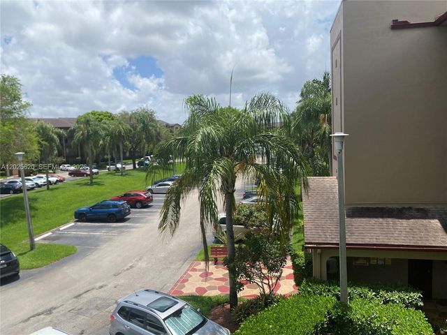 850 SW 138th Ave 310D, Pembroke Pines, FL 33027