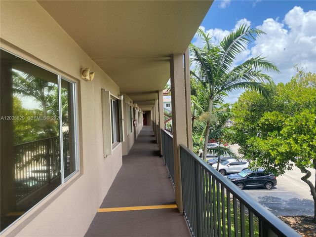 850 SW 138th Ave 310D, Pembroke Pines, FL 33027