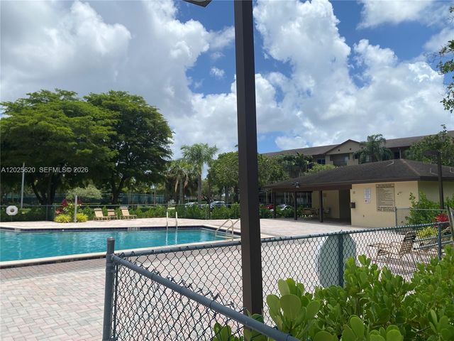850 SW 138th Ave 310D, Pembroke Pines, FL 33027