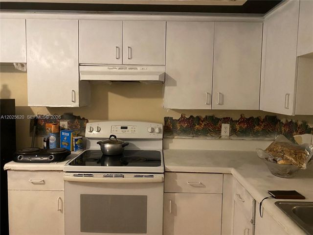 850 SW 138th Ave 310D, Pembroke Pines, FL 33027