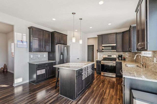 1819 Windrush DRIVE, Grafton, WI 53024