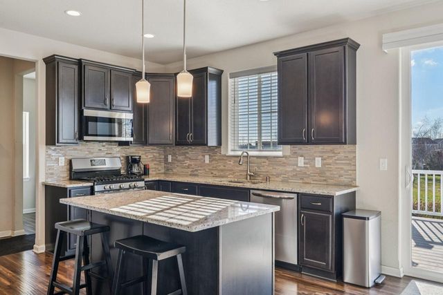 1819 Windrush DRIVE, Grafton, WI 53024