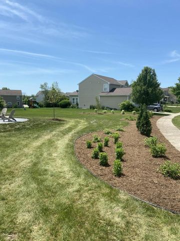 1819 Windrush DRIVE, Grafton, WI 53024