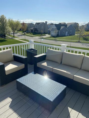 1819 Windrush DRIVE, Grafton, WI 53024