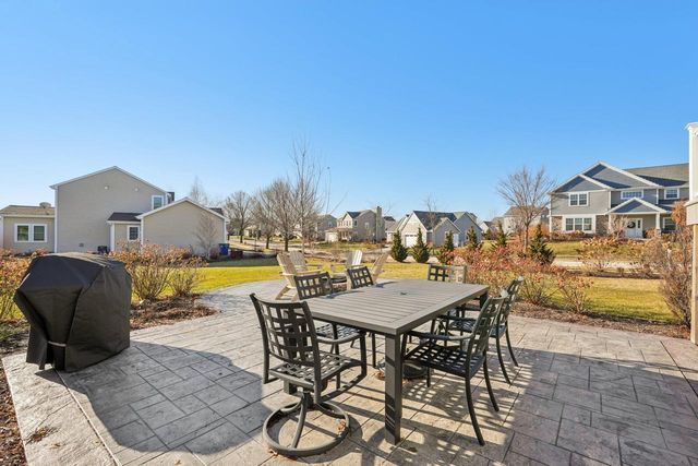 1819 Windrush DRIVE, Grafton, WI 53024