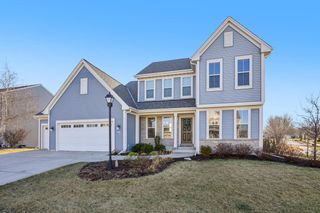 1819 Windrush DRIVE, Grafton, WI 53024