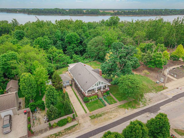 402 E Water Street, Mount Vernon, IN 47620