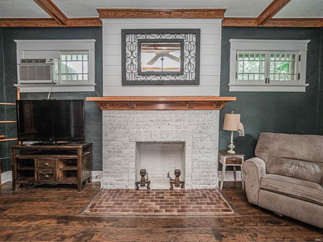402 E Water Street, Mount Vernon, IN 47620