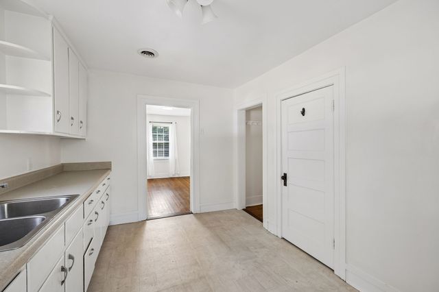 1761 Woodlawn Rd, Clarksville, TN 37042