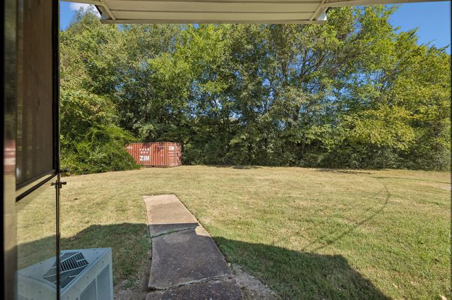 1761 Woodlawn Rd, Clarksville, TN 37042