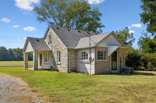 1761 Woodlawn Rd, Clarksville, TN 37042