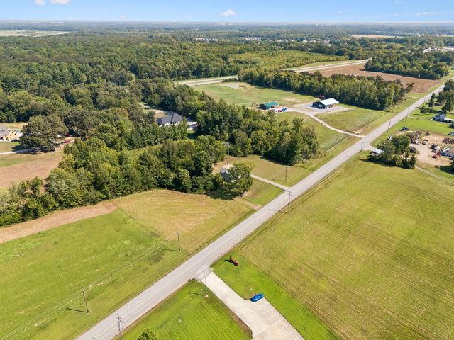 1761 Woodlawn Rd, Clarksville, TN 37042