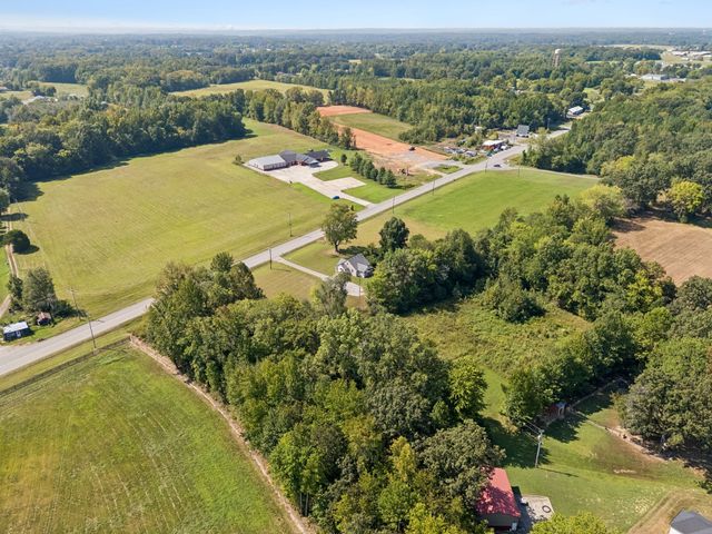 1761 Woodlawn Rd, Clarksville, TN 37042