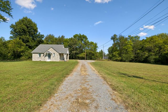 1761 Woodlawn Rd, Clarksville, TN 37042