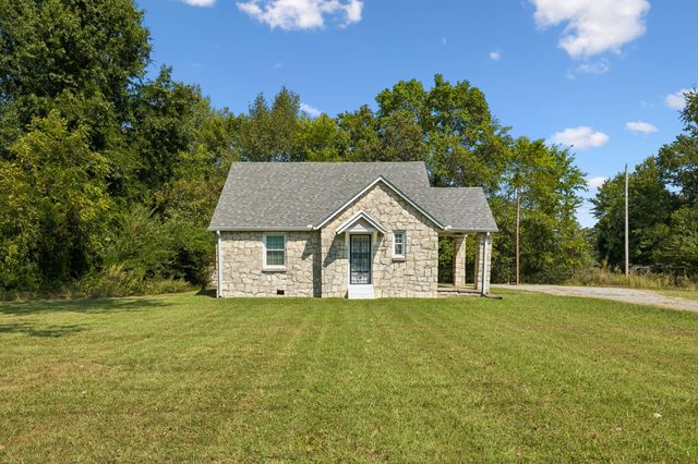 1761 Woodlawn Rd, Clarksville, TN 37042