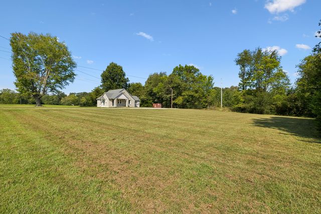 1761 Woodlawn Rd, Clarksville, TN 37042