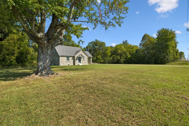 1761 Woodlawn Rd, Clarksville, TN 37042