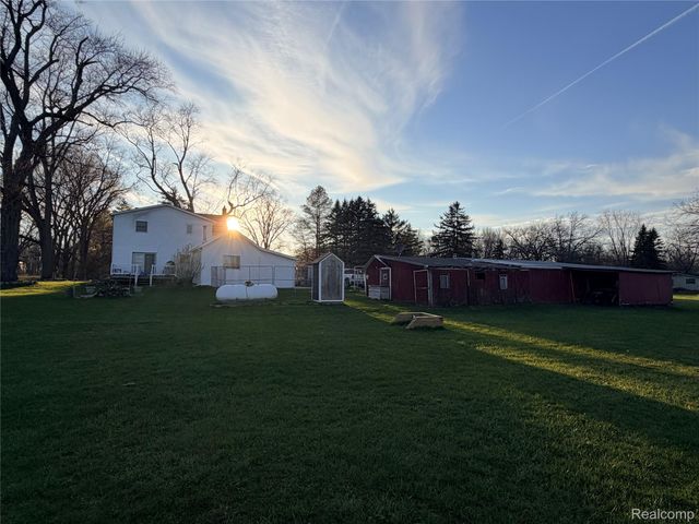 6038 Byron Road, Cohoctah Township, MI 48855