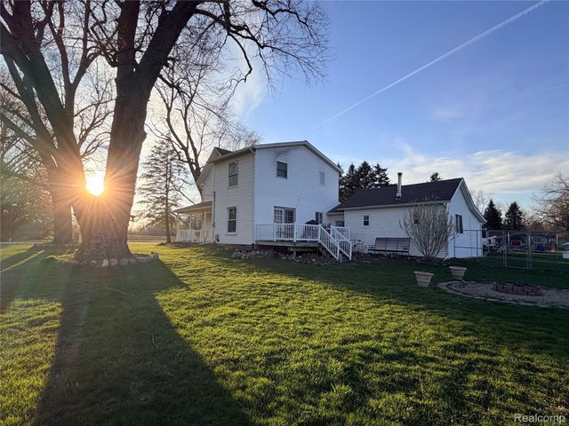6038 Byron Road, Cohoctah Township, MI 48855