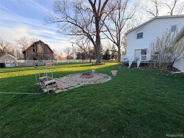 6038 Byron Road, Cohoctah Township, MI 48855
