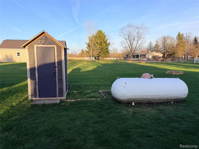 6038 Byron Road, Cohoctah Township, MI 48855
