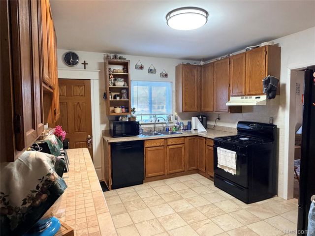 6038 Byron Road, Cohoctah Township, MI 48855