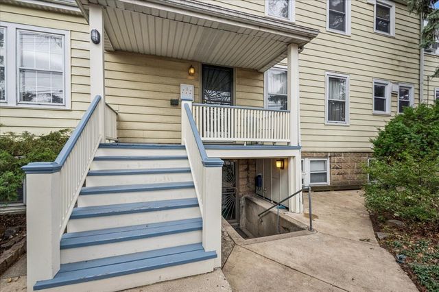 1762 W Morse Avenue, Chicago, IL 60626