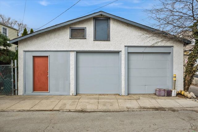 1762 W Morse Avenue, Chicago, IL 60626
