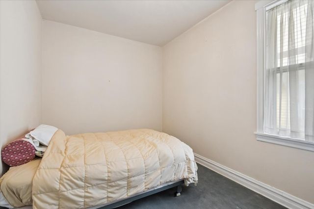 1762 W Morse Avenue, Chicago, IL 60626