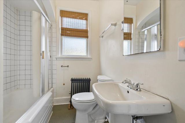 1762 W Morse Avenue, Chicago, IL 60626