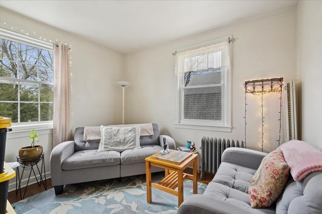 1762 W Morse Avenue, Chicago, IL 60626