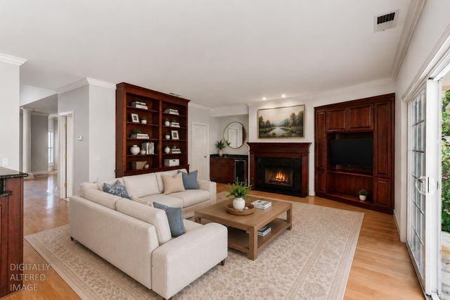 5 Latham Ln, Sacramento, CA 95864
