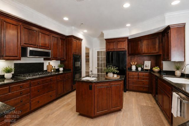 5 Latham Ln, Sacramento, CA 95864