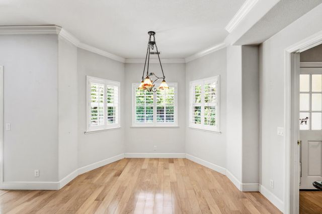 5 Latham Ln, Sacramento, CA 95864