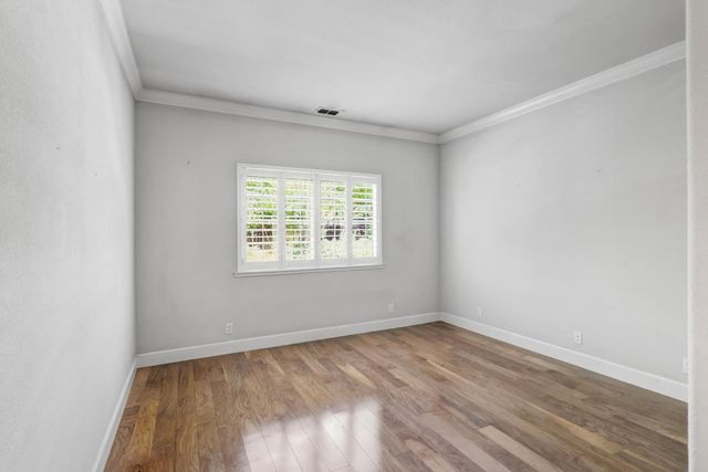 5 Latham Ln, Sacramento, CA 95864