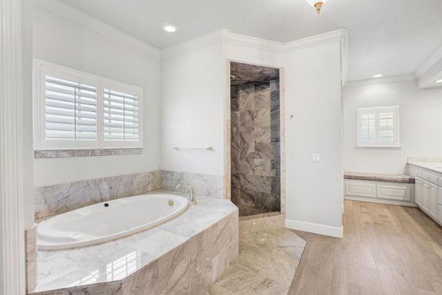 5 Latham Ln, Sacramento, CA 95864