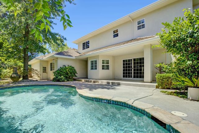 5 Latham Ln, Sacramento, CA 95864