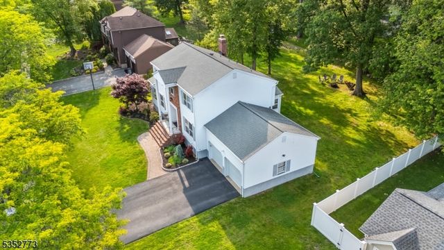 47 Robin Hood Way, Wayne Twp., NJ 07470