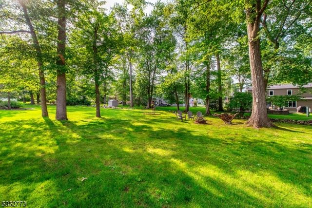 47 Robin Hood Way, Wayne Twp., NJ 07470