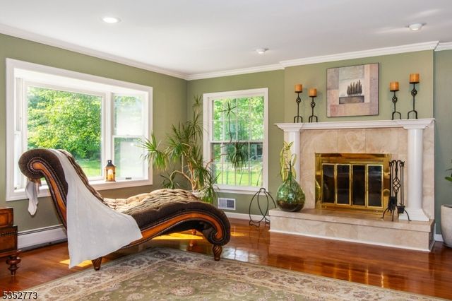 47 Robin Hood Way, Wayne Twp., NJ 07470
